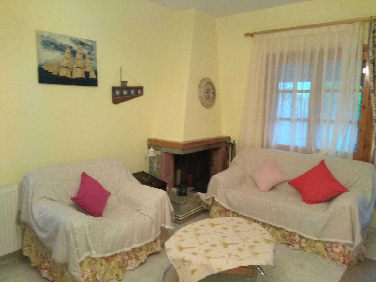 Family Seaside House In Mouries Villa Paralia Dionysiou Ngoại thất bức ảnh
