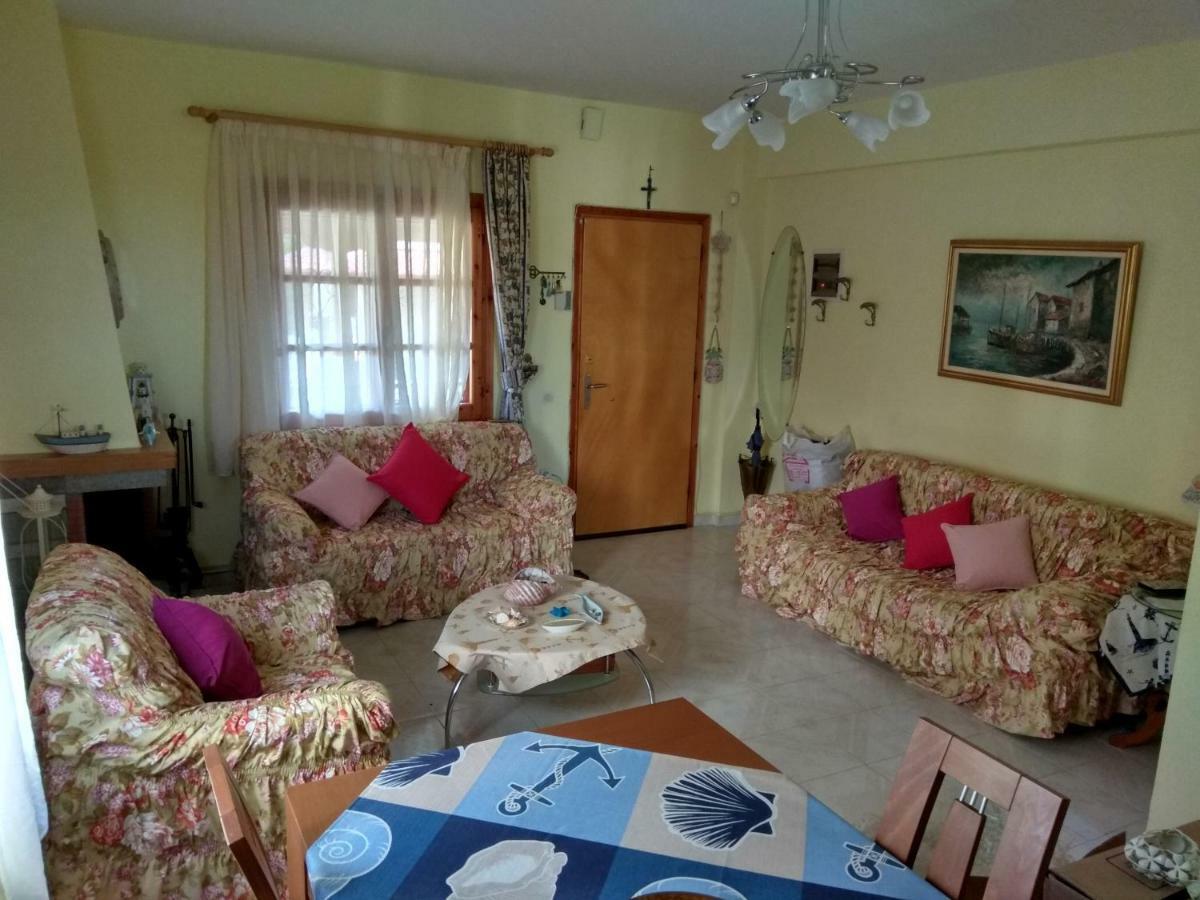 Family Seaside House In Mouries Villa Paralia Dionysiou Ngoại thất bức ảnh