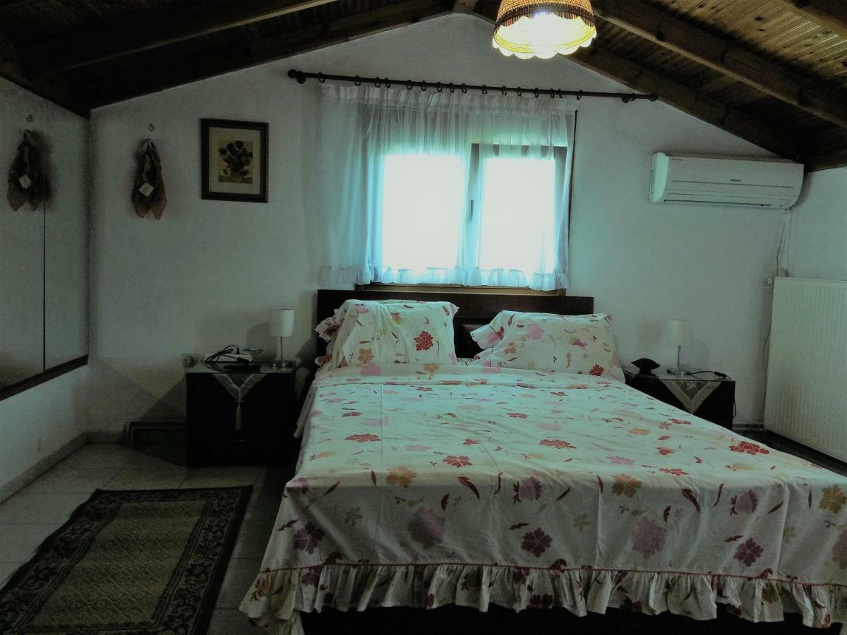 Family Seaside House In Mouries Villa Paralia Dionysiou Ngoại thất bức ảnh